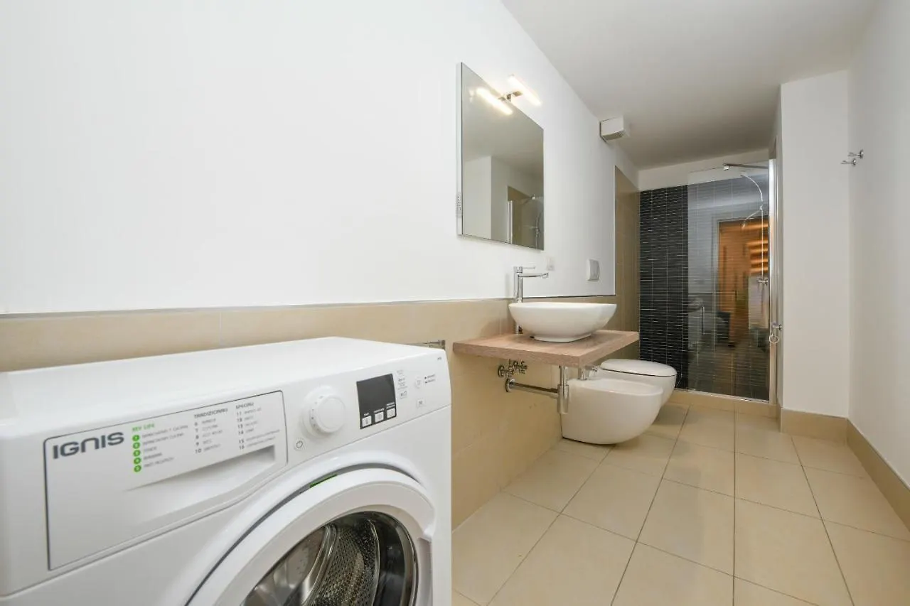 Caesar Sirmione Luxury Apartments 0*,