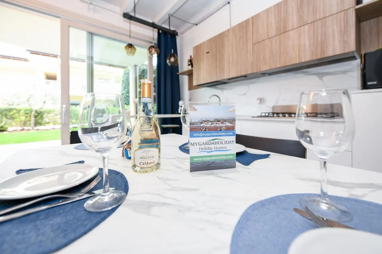 Caesar Sirmione Luxury Apartments Italia