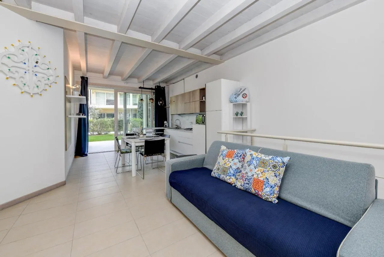 Caesar Sirmione Luxury Apartments 0*,