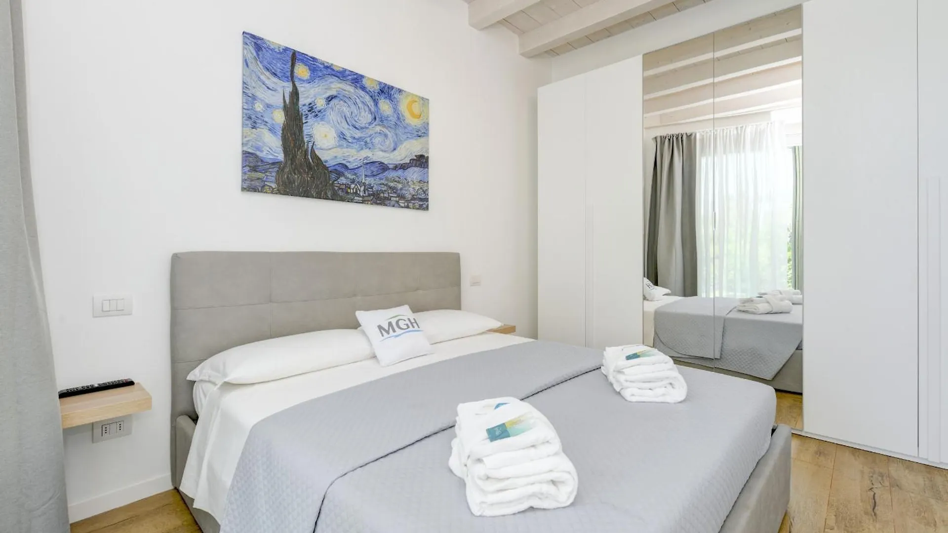 Caesar Sirmione Luxury Apartments Italia